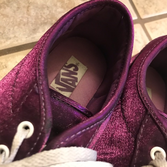 Satin vans - Picture 3 of 5